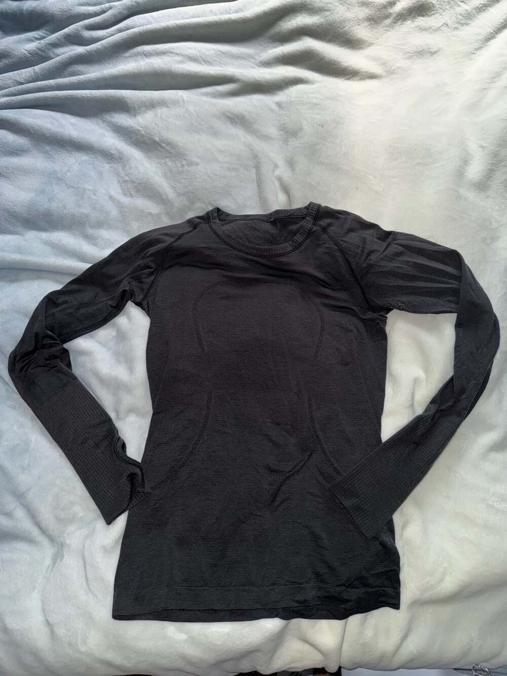 Lululemon Swiftly Tech Long-Sleeve Shirt Crewneck in Black
